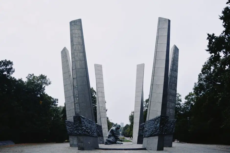 Pabianice uczciły 82. rocznicę Powstania Warszawskiego koncertem i złożeniem kwiatów