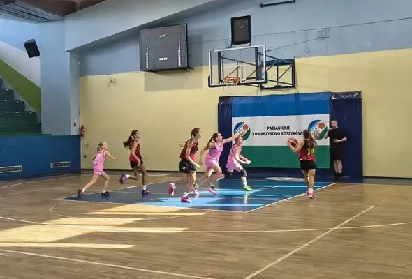 Wakacyjne granie zakończone: turniej koszykówki 3×3 w Pabianicach