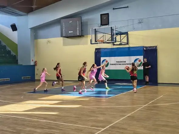 Wakacyjne granie zakończone: turniej koszykówki 3×3 w Pabianicach