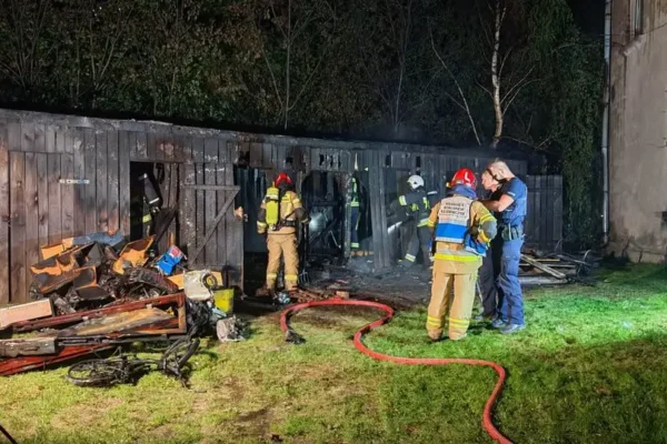 Tragiczny pożar komórek w Pabianicach. Strażacy znaleźli zwęglone ciało