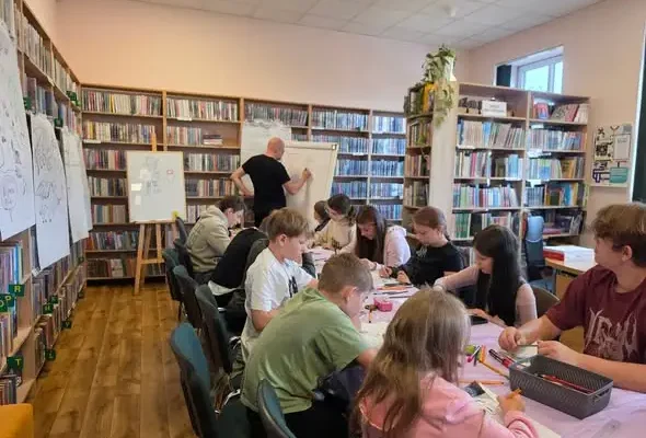 Komiksowa przygoda w bibliotece – warsztaty z Danielem Chmielewskim