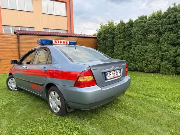 Toyota Corolla z OSP Pabianice na sprzedaż – cena 9998 zł