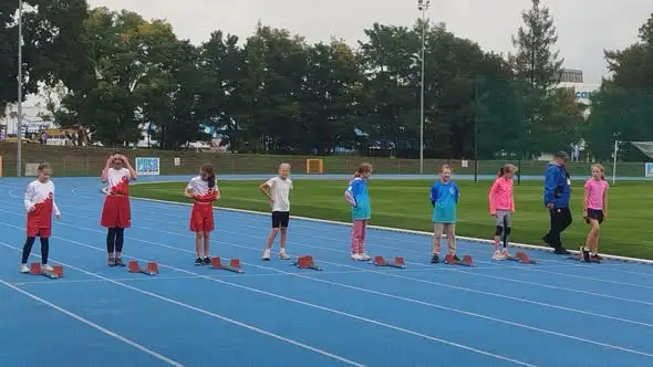 Młodzi lekkoatleci z Pabianic walczyli o podium na stadionie MOSiR