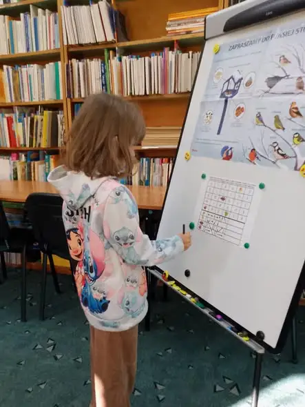 Uczniowie klasy II a odkrywali tajemnice zimowych przygotowań zwierząt