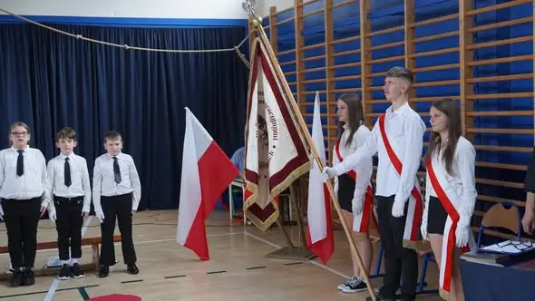Dzień Edukacji Narodowej w Szkole Podstawowej nr 8 w Pabianicach – relacja z uroczystości