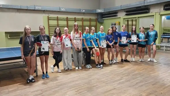 Mistrzostwa Pabianic w tenisie stołowym: SP 9 i SP 17 na podium