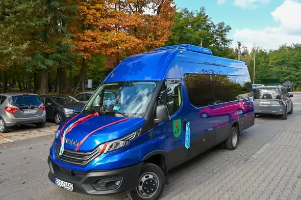Nowy bus z windą dla Środowiskowego Domu Samopomocy w Ksawerowie