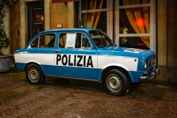 Pabianice: Policja na III Międzynarodowym Konkursie Modeli Kartonowych