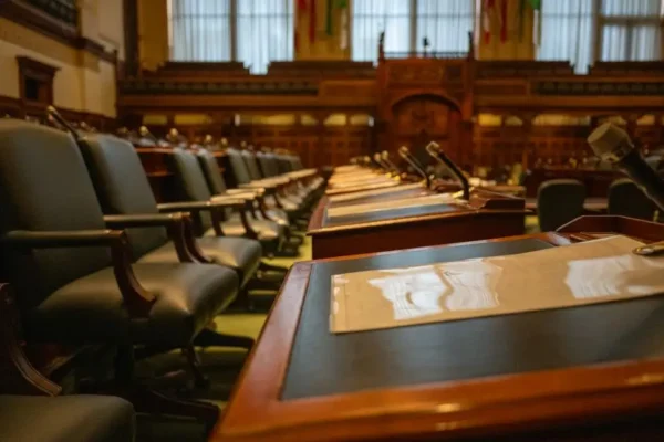 Młodzieżowa Rada Powiatu Pabianickiego: kadencja wygasła, dotacja przepadła, a młodzież odeszła
