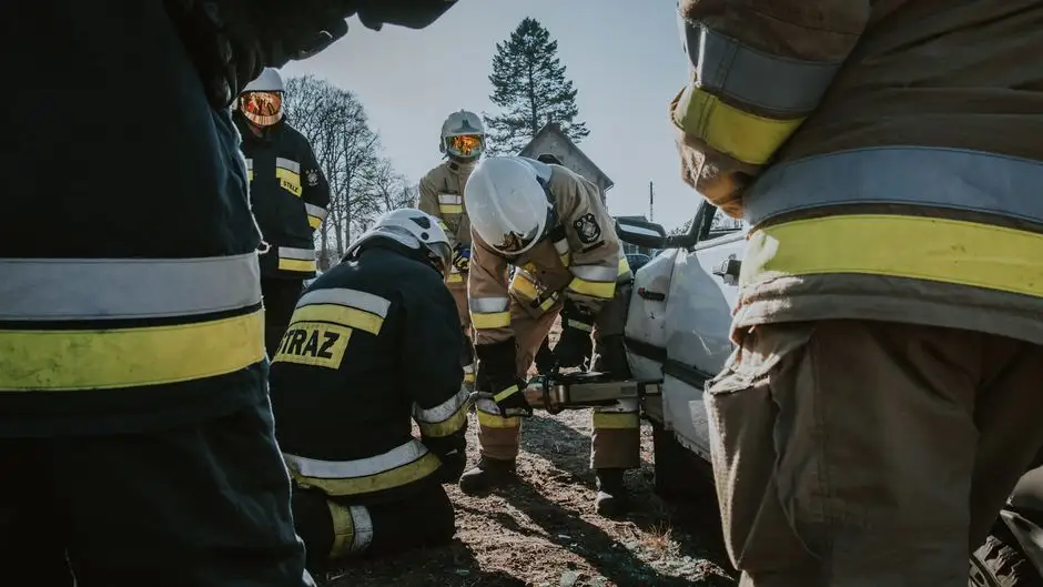 Szkolenie z obrony cywilnej w OSP Mogilno. Mieszkańcy gminy Dobroń zdobyli praktyczną wiedzę