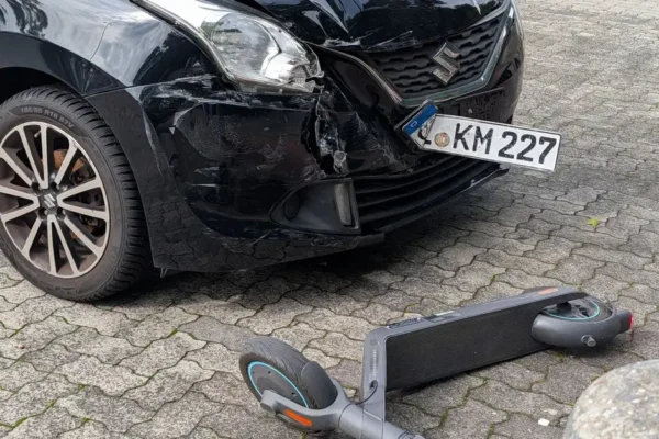 Wypadek na hulajnodze w Ksawerowie. 16-latek z urazem głowy w szpitalu